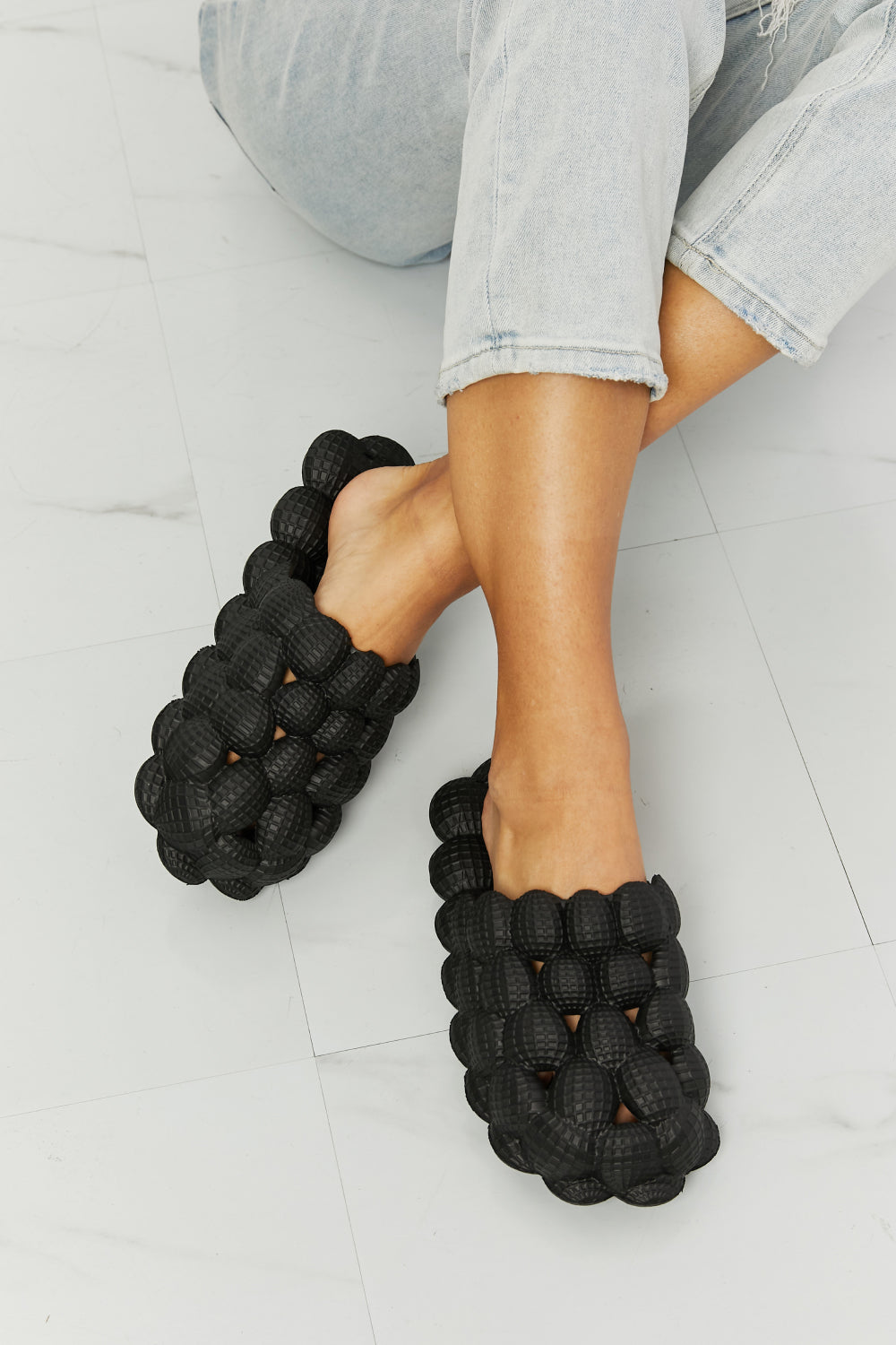 NOOK JOI Laid Back Bubble Slides in Black - Nicole Lee Apparel