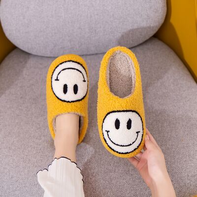 Melody Smiley Face Slippers - Nicole Lee Apparel