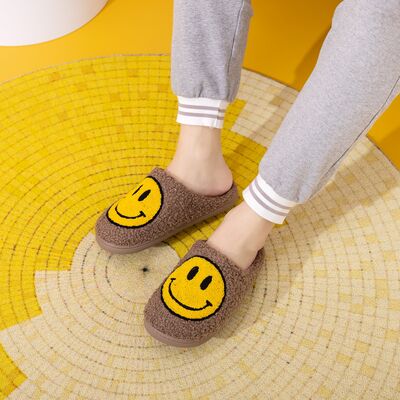 Melody Smiley Face Slippers - Nicole Lee Apparel